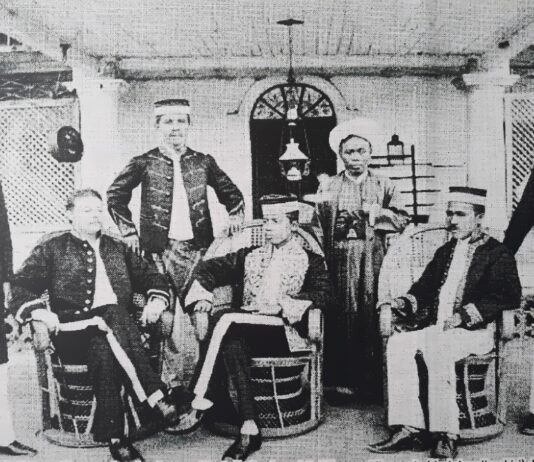‘Sosyal Devrimler’ bağlamında Endonezya / Indonesia in the context of ‘social revolutions’
